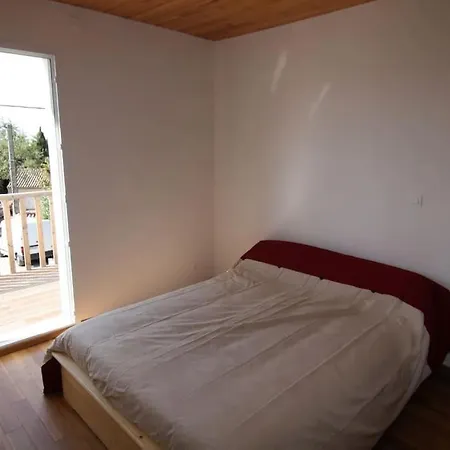 Grande Neuve Avec Piscine Pres Et Sete Villa