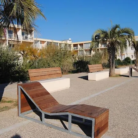 Villa Grande Neuve Avec Piscine Pres Et Sete