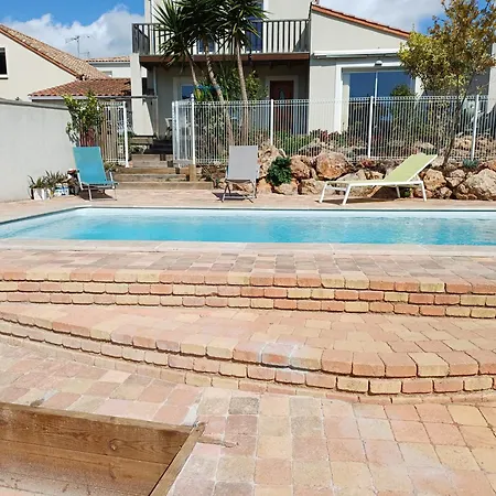 Grande Neuve Avec Piscine Pres Et Sete Villa *