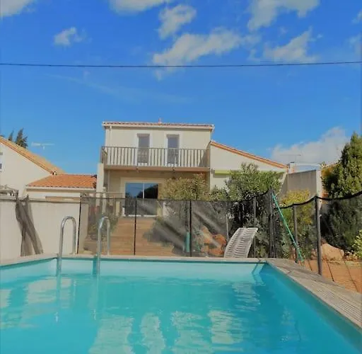 Grande Neuve Avec Piscine Pres Et Sete