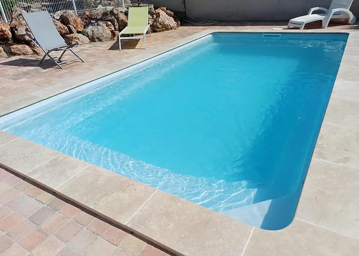 Grande Neuve Avec Piscine Pres Et Sete Villa