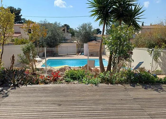 Grande Neuve Avec Piscine Pres Et Sete